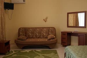 База отдыха Дельфин на ст. Солнечной. Люкс 4-местный Двухкомнатный корпус №4 2