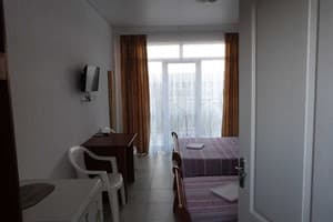 Мини-отель Villa Anna. Люкс трехместный  7