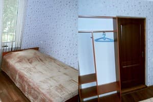 Гостиный двор Зеленый Остров. Стандарт трехместный (2-й этаж) 1